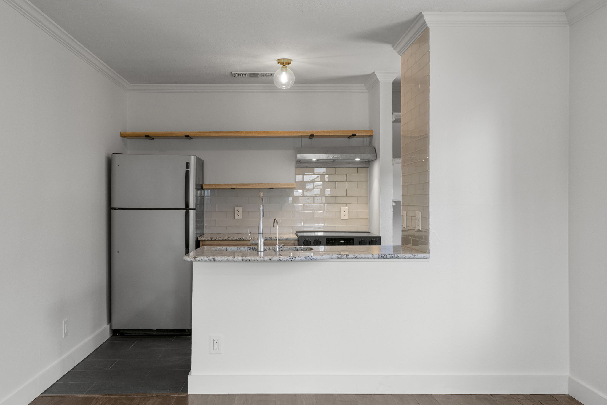 912 1/2 East 50th Street Austin, TX 78751 - Photo 4 of 22