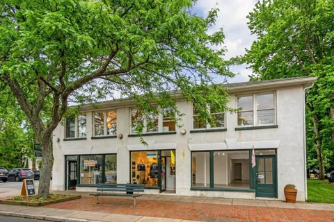 $19,000,000 | 136 Main Street, Amagansett, NY 11930