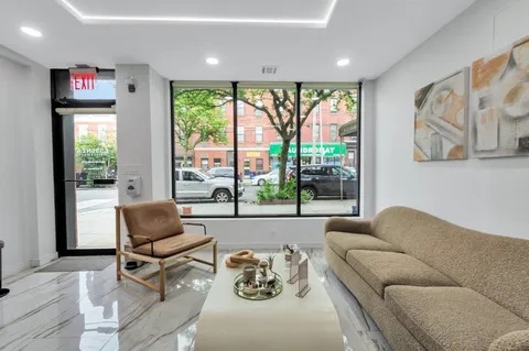 $1,698,000 | 20-70 Steinway Street | Astoria