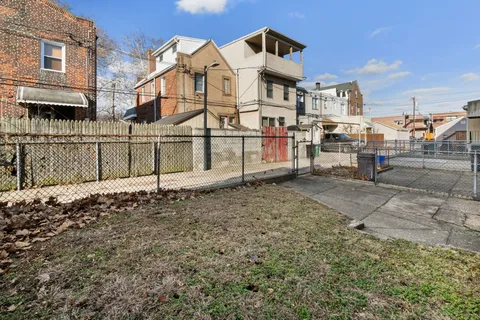 $285,000 | 2712 South Iseminger Street, Philadelphia, PA 19148