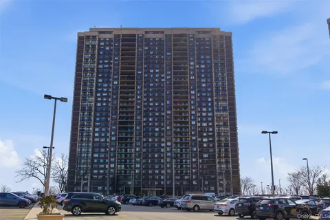 $450,000 | 27110 Grand Central Parkway, Unit 26A | Floral Park