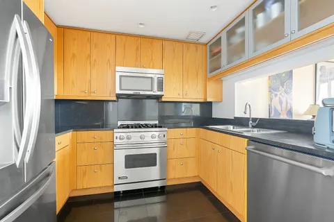 $1,750,000 | 120 Riverside Boulevard, Unit 9L | Upper West Side