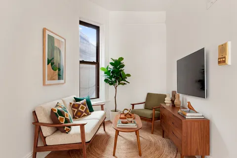 $700,000 | 41 Perry Street, Unit 3D | West Village