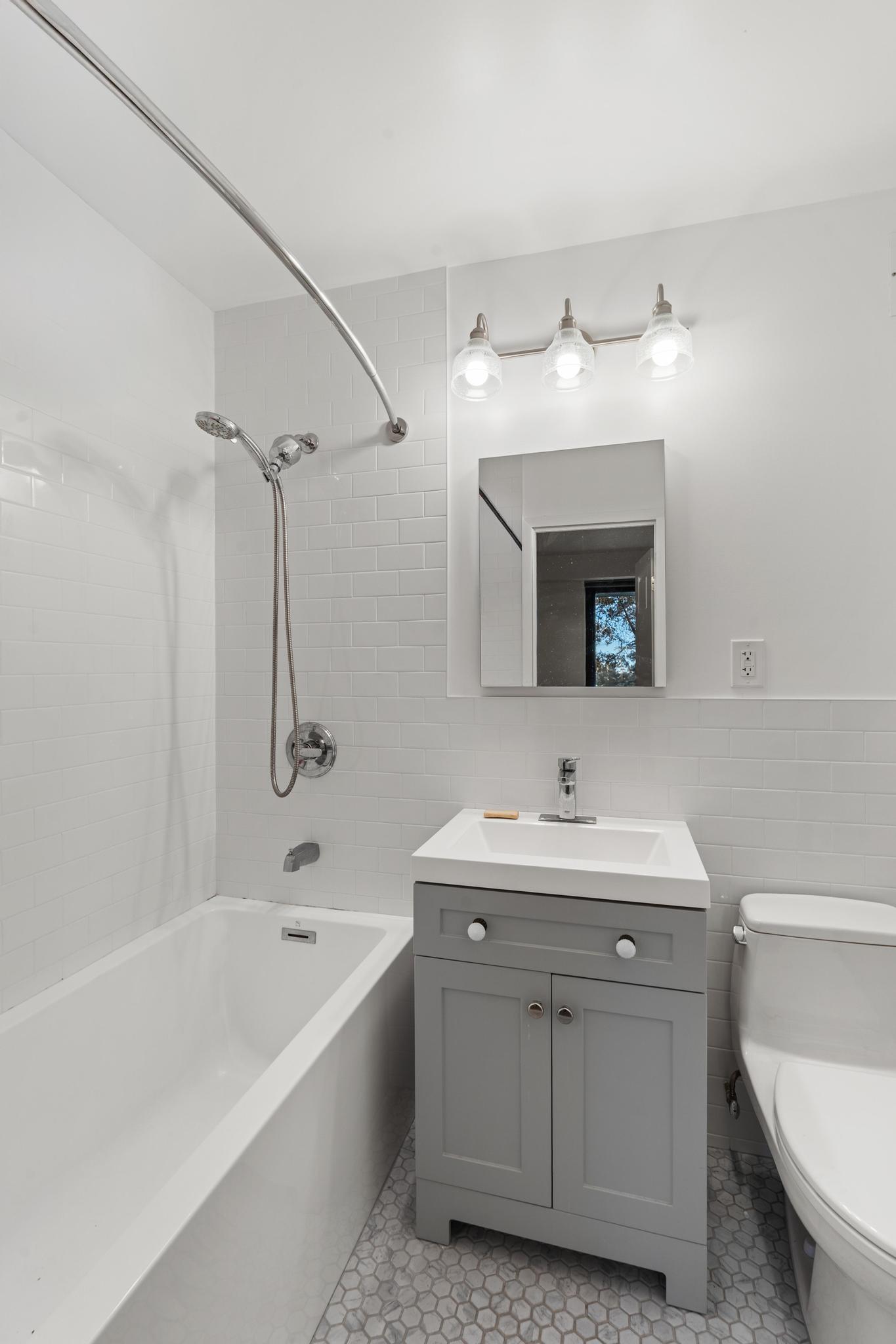 39-60 54th Street, Unit 4K Queens, NY 11377 - Photo 6 of 8