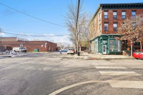 $875,000 | 273 Monmouth Street, Unit 1A, Jersey City, NJ 07302