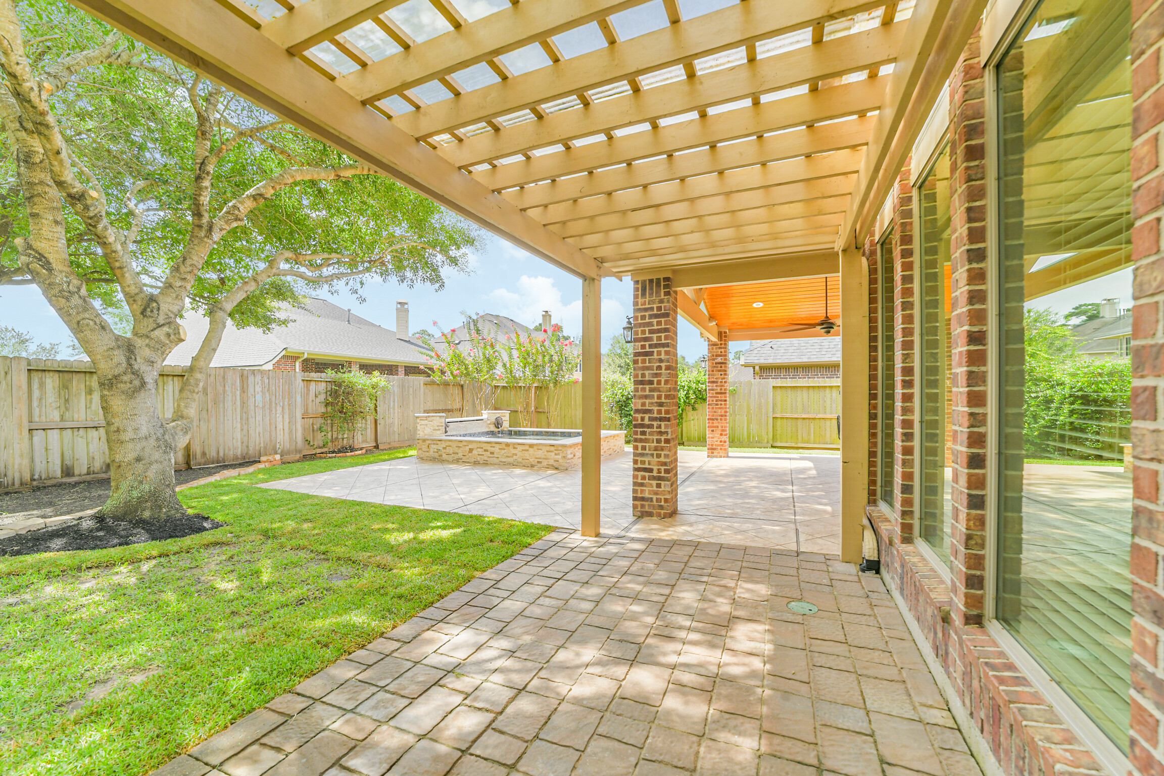 13607 Breakwater Path Loop Houston, TX 77044 - Photo 4 of 47
