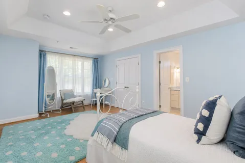 Contact Agent | 5601 Vernon Place, Bethesda, MD 20817