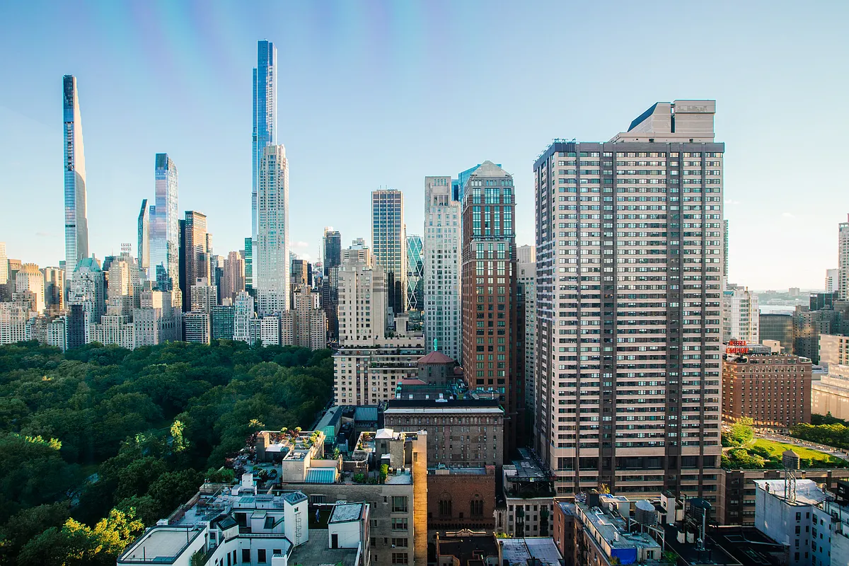 10 West 66th Street, Unit 29E Manhattan, NY 10023 - Photo 19 of 39 a view of city with tall buildings