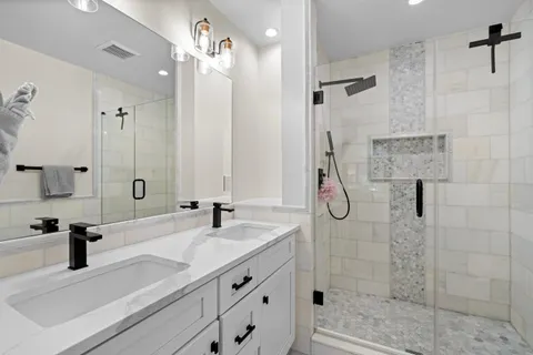 $899,000 | 4019 Illinois Avenue Northwest, Unit 2, Washington, DC 20011