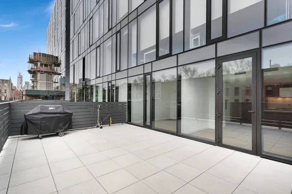 $5,350 | 21-30 44th Drive, Unit 2D | Long Island City