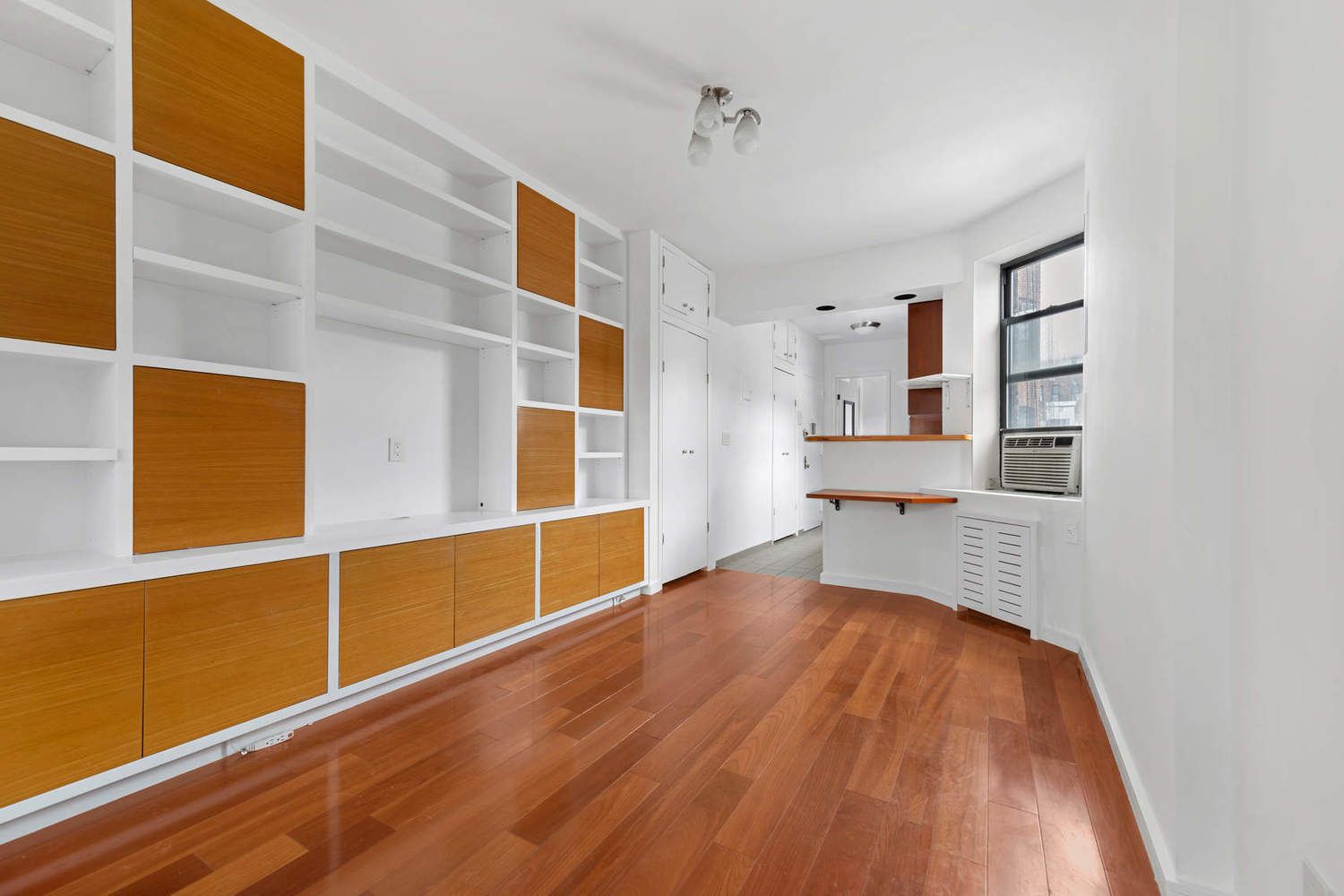 225 West 10th Street, Unit 2D Manhattan, NY 10014 - Photo 4 of 9