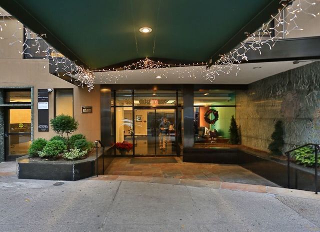 135 East 54th Street, Unit 12A Manhattan, NY 10022 - Photo 9 of 10