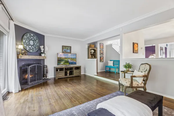 $599,000 | 12 Louisburg Square, Verona, NJ 07044