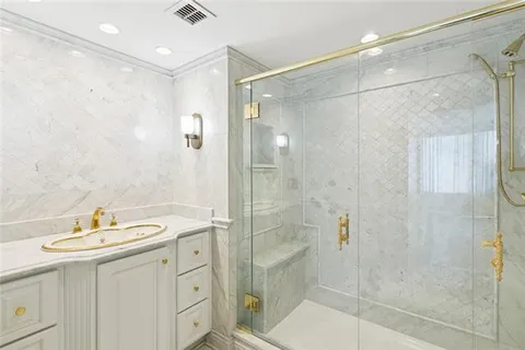 $475,000 | 2100 St Charles Avenue, Unit 7M, New Orleans, LA 70130