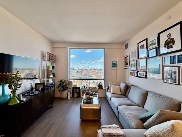 $8,750 | 1 City Point, Unit 50B | Downtown Brooklyn