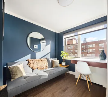 $835,000 | 233 East 70th Street, Unit 17T | Lenox Hill