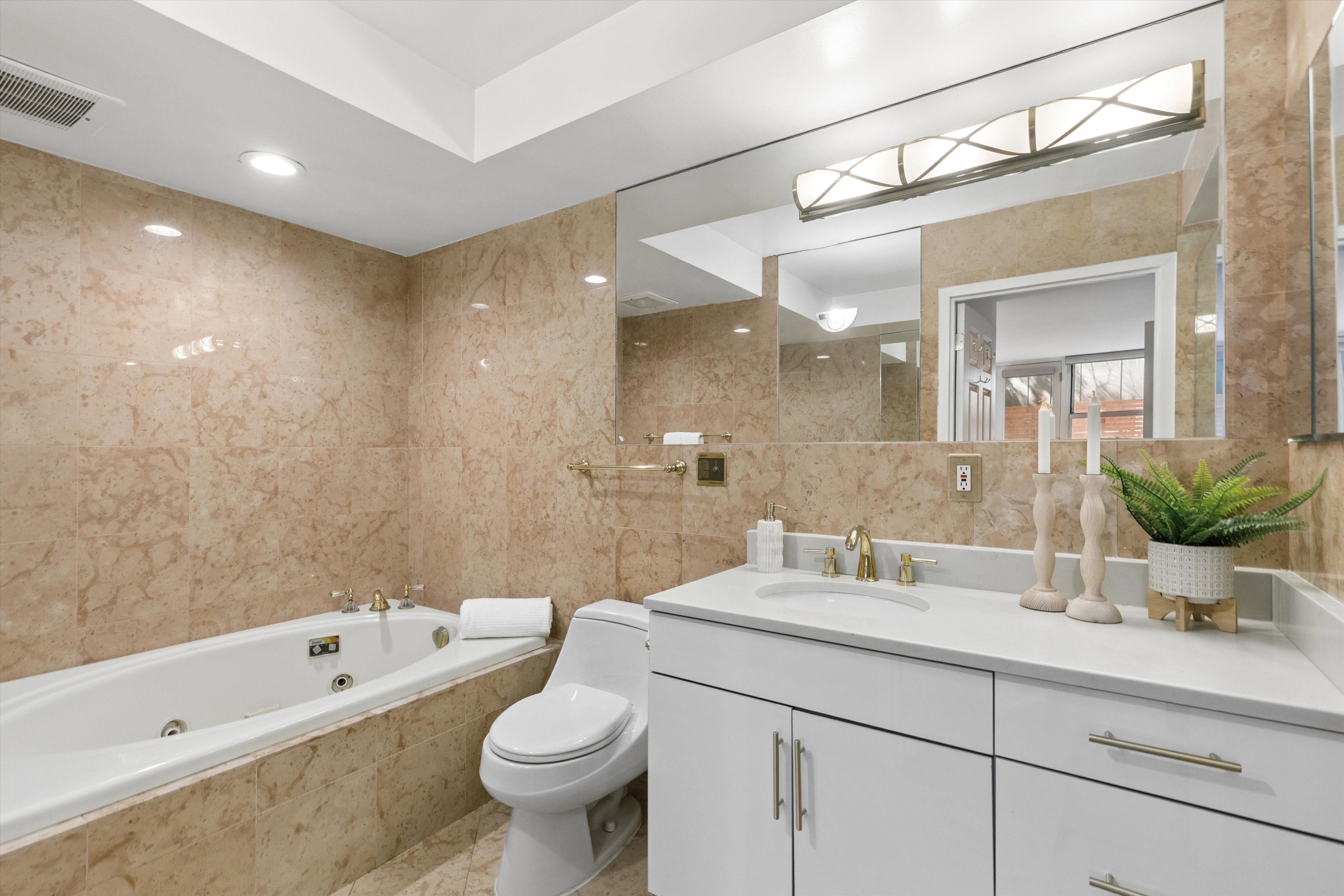 205 East 76th Street, Unit 3 Manhattan, NY 10021 - Photo 11 of 15 Gallery Image 11
