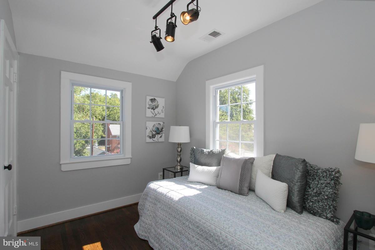 4889 Queens Chapel Terrace Northeast Washington, DC 20017 - Photo 11 of 16