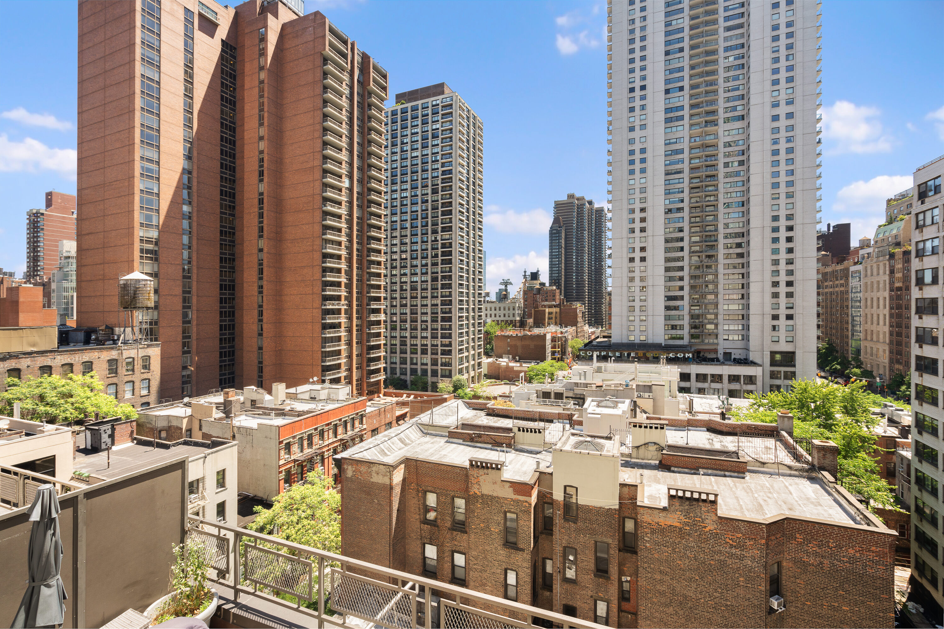 225 East 57th Street, Unit 12M Manhattan, NY 10022 - Photo 3 of 7