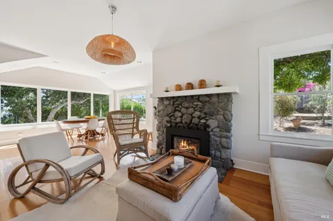 $3,680,000 | 40 Laurel Avenue, Stinson Beach, CA 94970