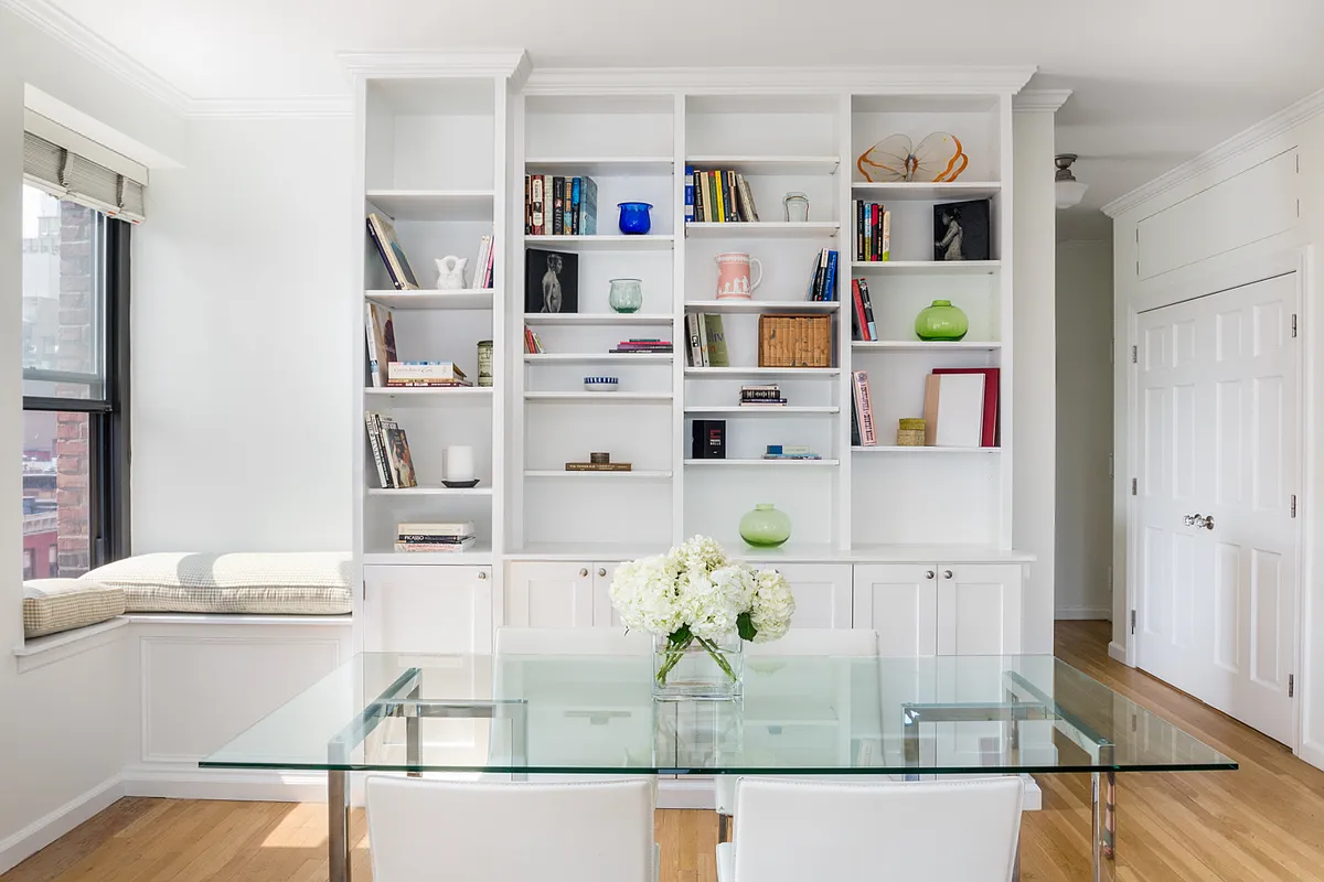 104 West 70th Street, Unit 7G Manhattan, NY 10023 - Photo 2 of 8