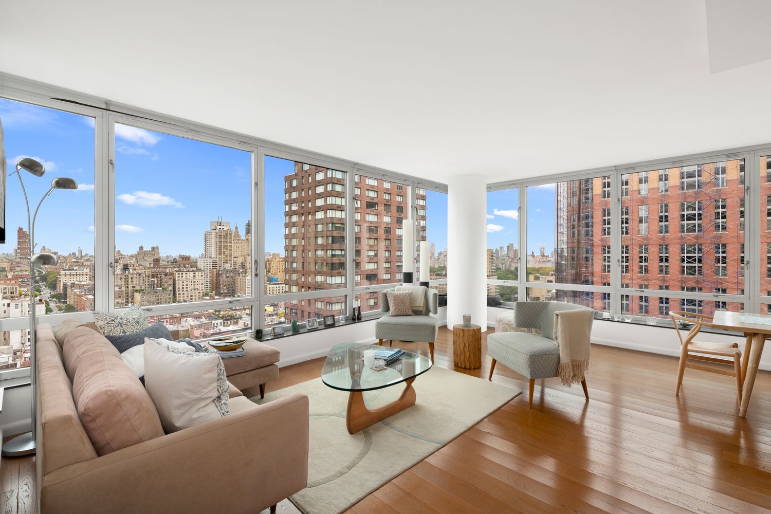 $2,800,000 | 150 Columbus Avenue, Unit 22F | Upper West Side