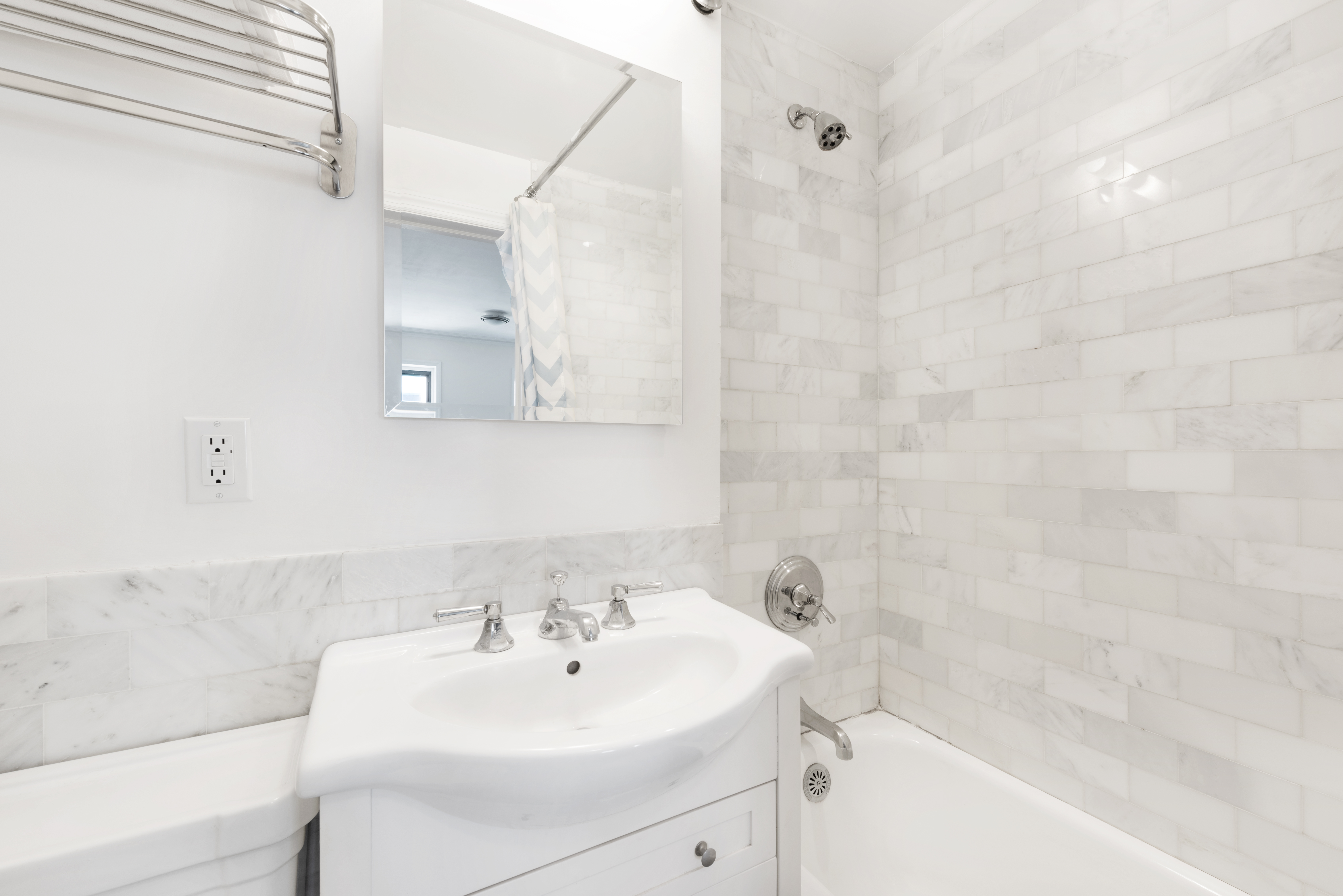 342 East 50th Street, Unit 2A Manhattan, NY 10022 - Photo 3 of 5