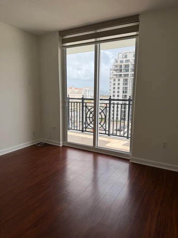 $550,000 | 357 Almeria Avenue, Unit 1006, Coral Gables, FL 33134