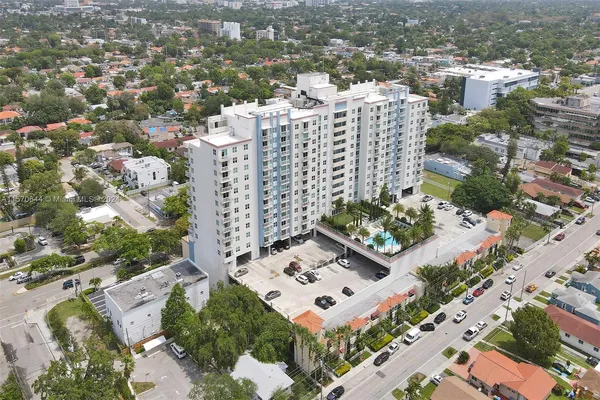 $460,000 | 3000 Coral Way, Unit 412, Miami, FL 33145