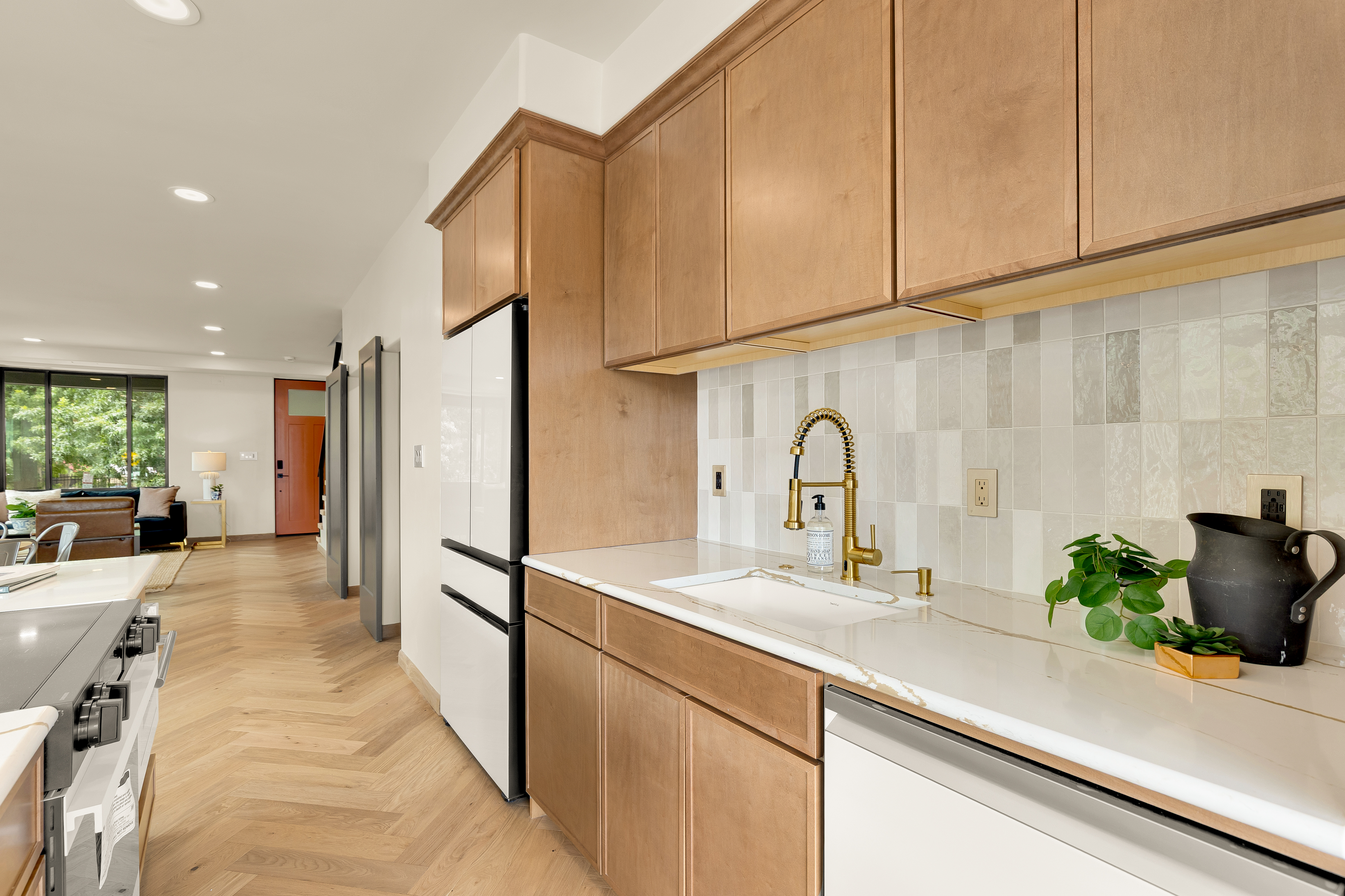 932 14th Street Southeast Washington, DC 20003 - Photo 10 of 32