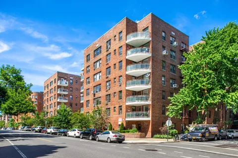 $850,000 | 9511 Shore Road, Unit 101 | Bay Ridge