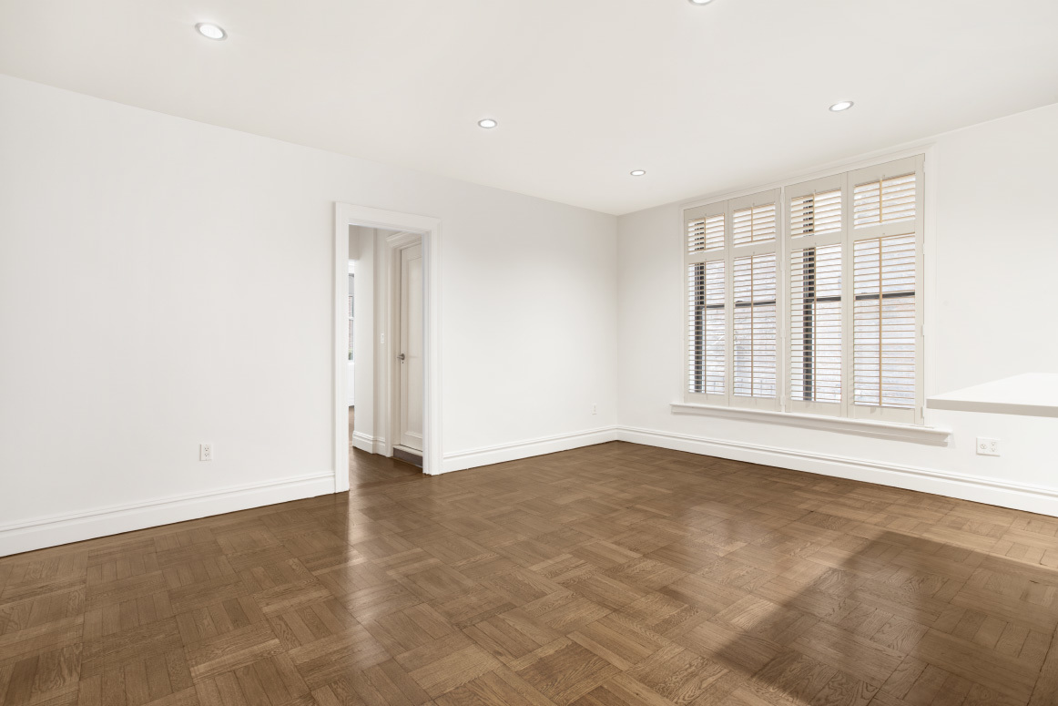 114 West 70th Street, Unit 1C Manhattan, NY 10023 - Photo 2 of 10