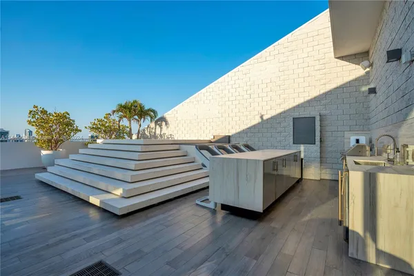 $5,799,900 | 88 Southwest 7th Street, Unit PH4303, Miami, FL 33130