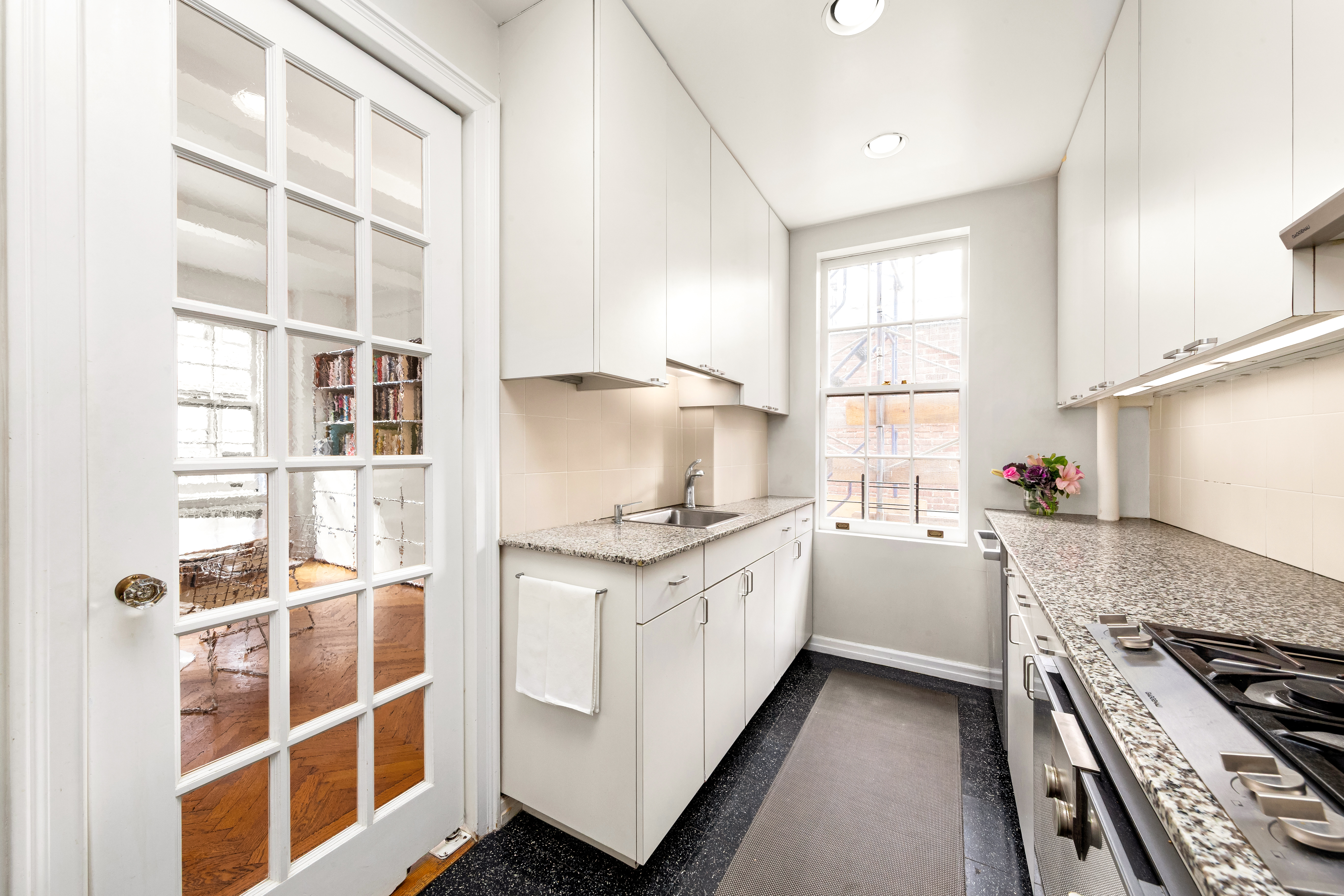 162 East 80th Street, Unit 7C Manhattan, NY 10075 - Photo 5 of 10