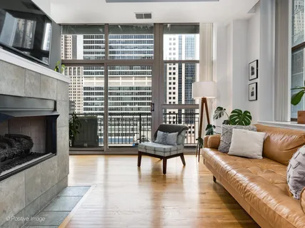 $250,000 | 212 West Washington Street, Unit 812, Chicago, IL 60606