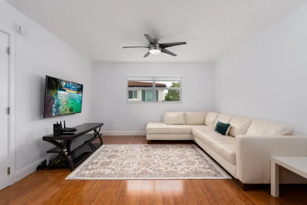$309,000 | 611 Northeast 14th Avenue, Unit 206, Fort Lauderdale, FL 33304