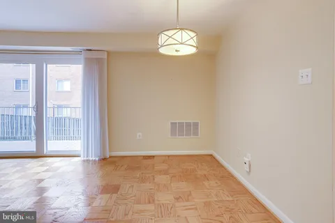 $465,000 | 4360 Cherry Hill Road, Unit 103, Arlington, VA 22207