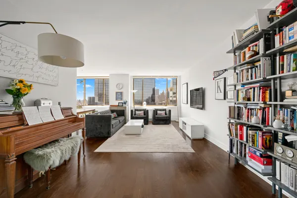 $10,000 | 2 Columbus Avenue, Unit 34B | Upper West Side