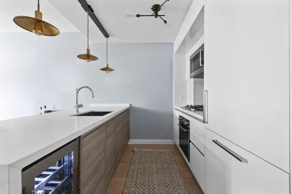 $979,000 | 505-513 West 43rd Street, Unit 6K | Hell's Kitchen