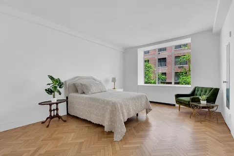 $730,000 | 24 West 55th Street, Unit 3D | Midtown Central