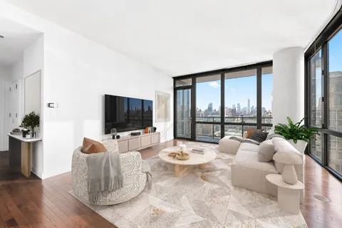 $2,500,000 | 101 West 24th Street, Unit 15B | Chelsea
