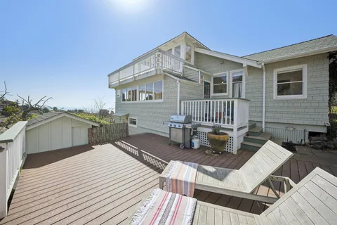 $3,680,000 | 40 Laurel Avenue, Stinson Beach, CA 94970