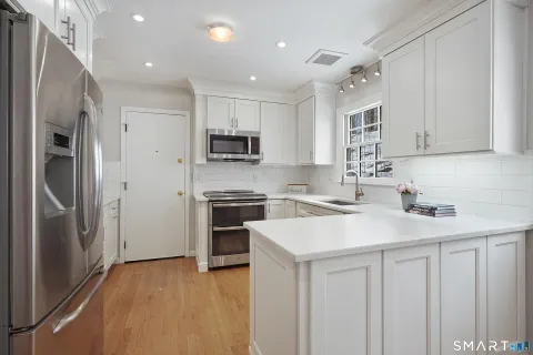 $895,000 | 39 McIntosh Road, Stamford, CT 06903