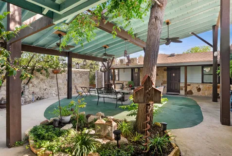 $3,895,000 | 110 Oak Drive, Wimberley, TX 78676