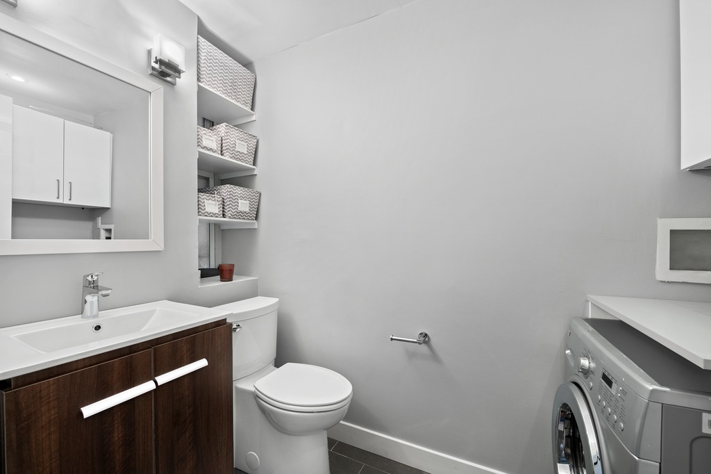 325 West 21st Street, Unit 4A Manhattan, NY 10011 - Photo 7 of 10