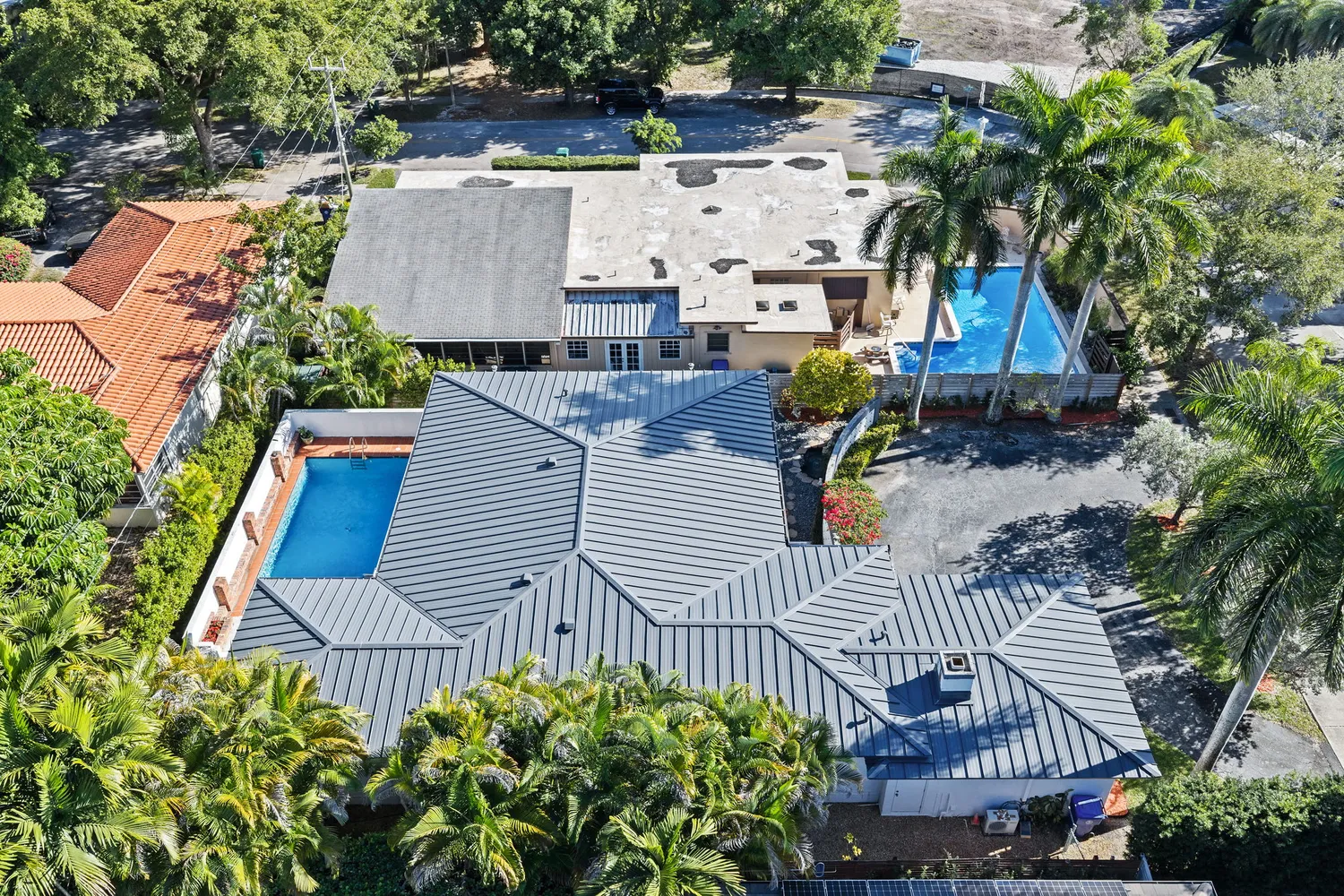 $2,595,000 | 218 Shore Drive South, Miami, FL 33133