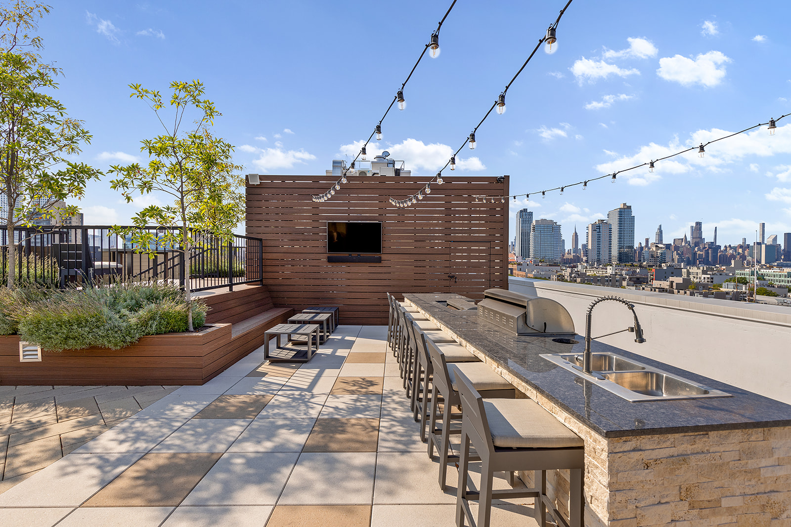 171 North 1st Street, Unit 2B Brooklyn, NY 11211 - Photo 8 of 11 a view of a terrace with sitting area