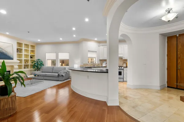 $1,195,000 | 10364 Almayo Avenue, Unit 305, Los Angeles, CA 90064