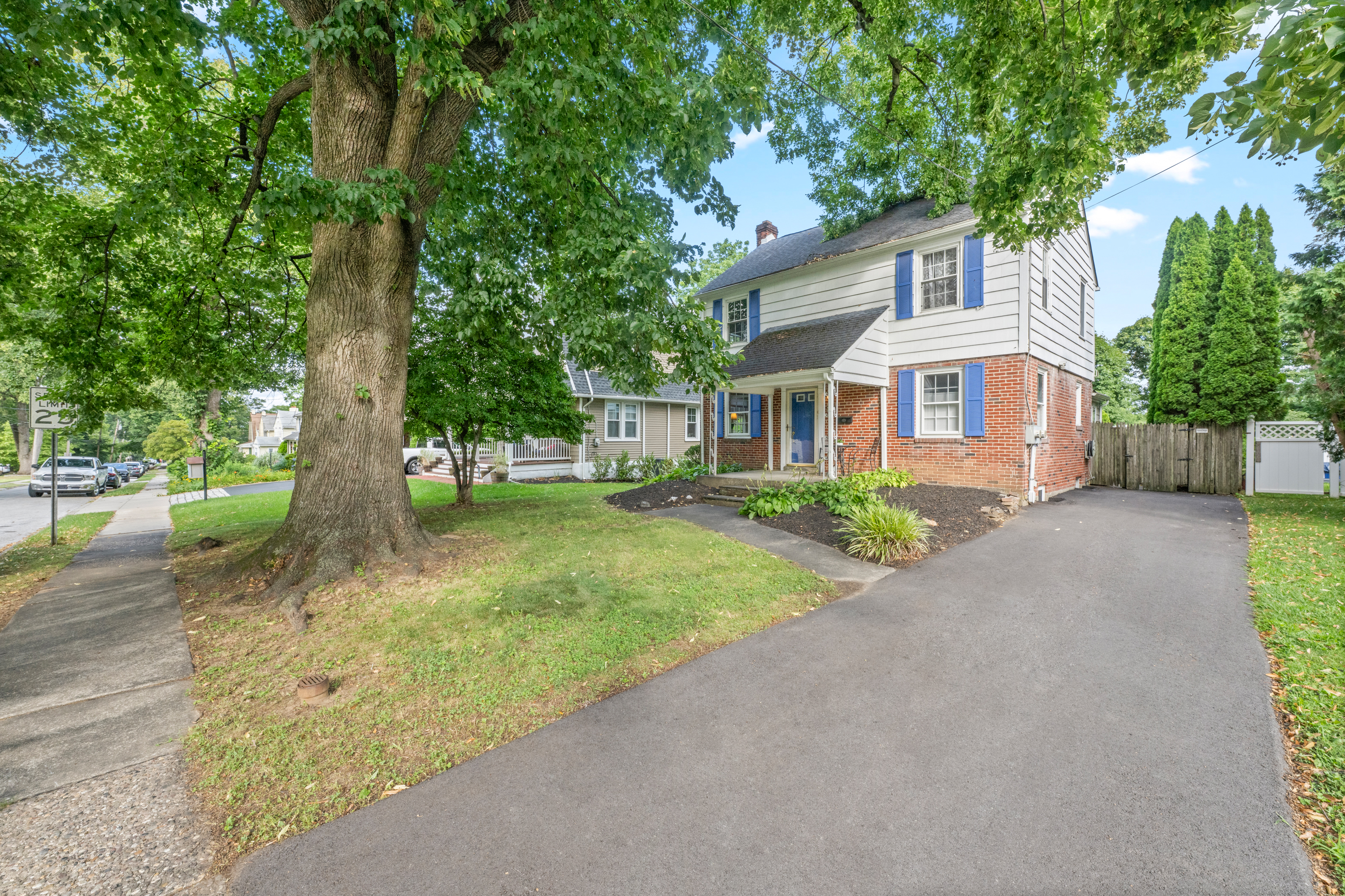 77 Forest Road Springfield, PA 19064 - Photo 2 of 31