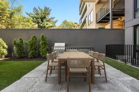 $1,395,000 | 149 Green Street, Unit 101 | Greenpoint